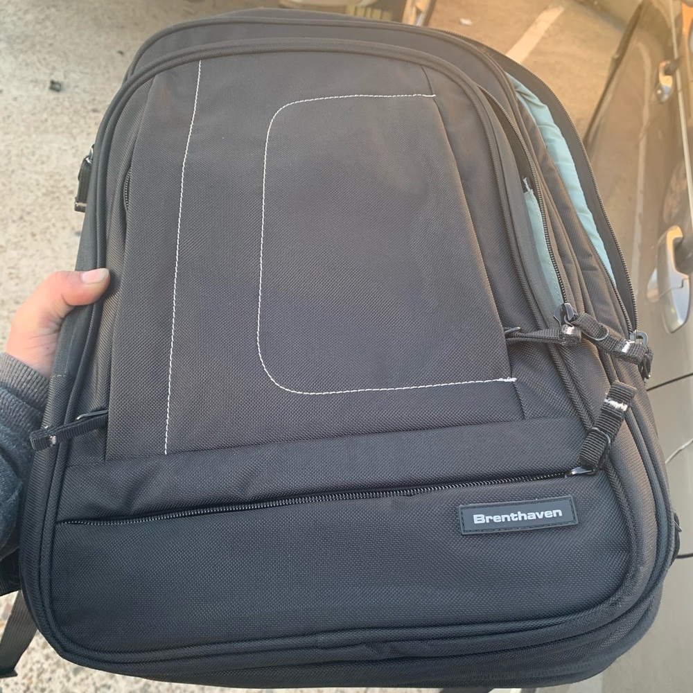 Brenthaven Laptop bag like new tons of storage TSA